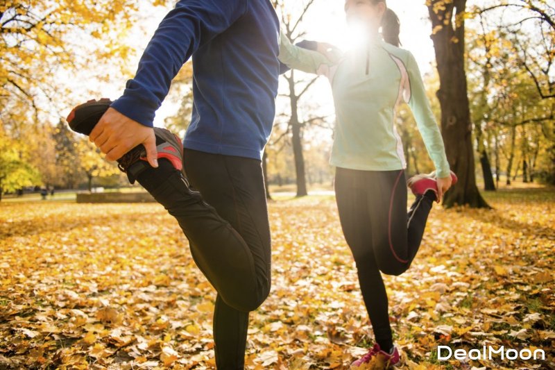 couple-stretching-exercising-fitnessiStock_000075997959_Medium(1).jpg